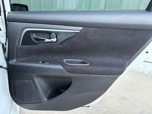 Used 2013 Nissan Altima 2.5 SV image 32