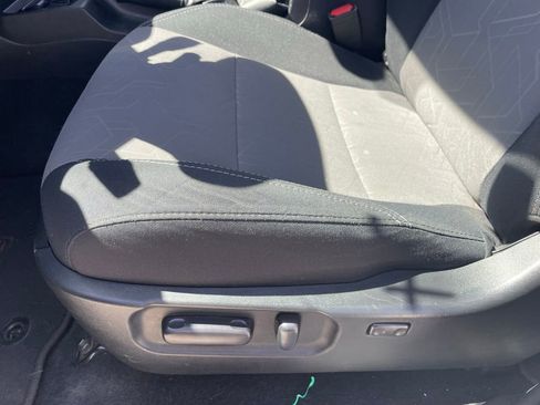 Used 2023 Toyota Tacoma TRD Off-Road image 5