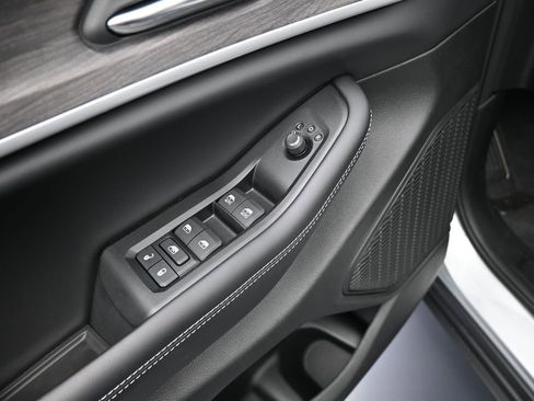 New 2025 Jeep Grand Cherokee L Limited image 13