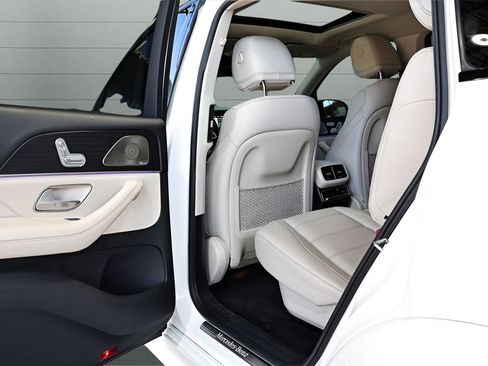 Used 2022 Mercedes-Benz GLS 450 4MATIC image 44