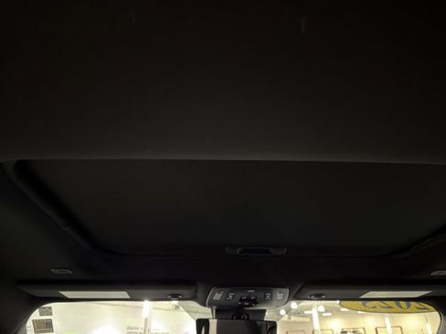 Used 2025 Toyota Sienna Limited AWD/4WD image 27