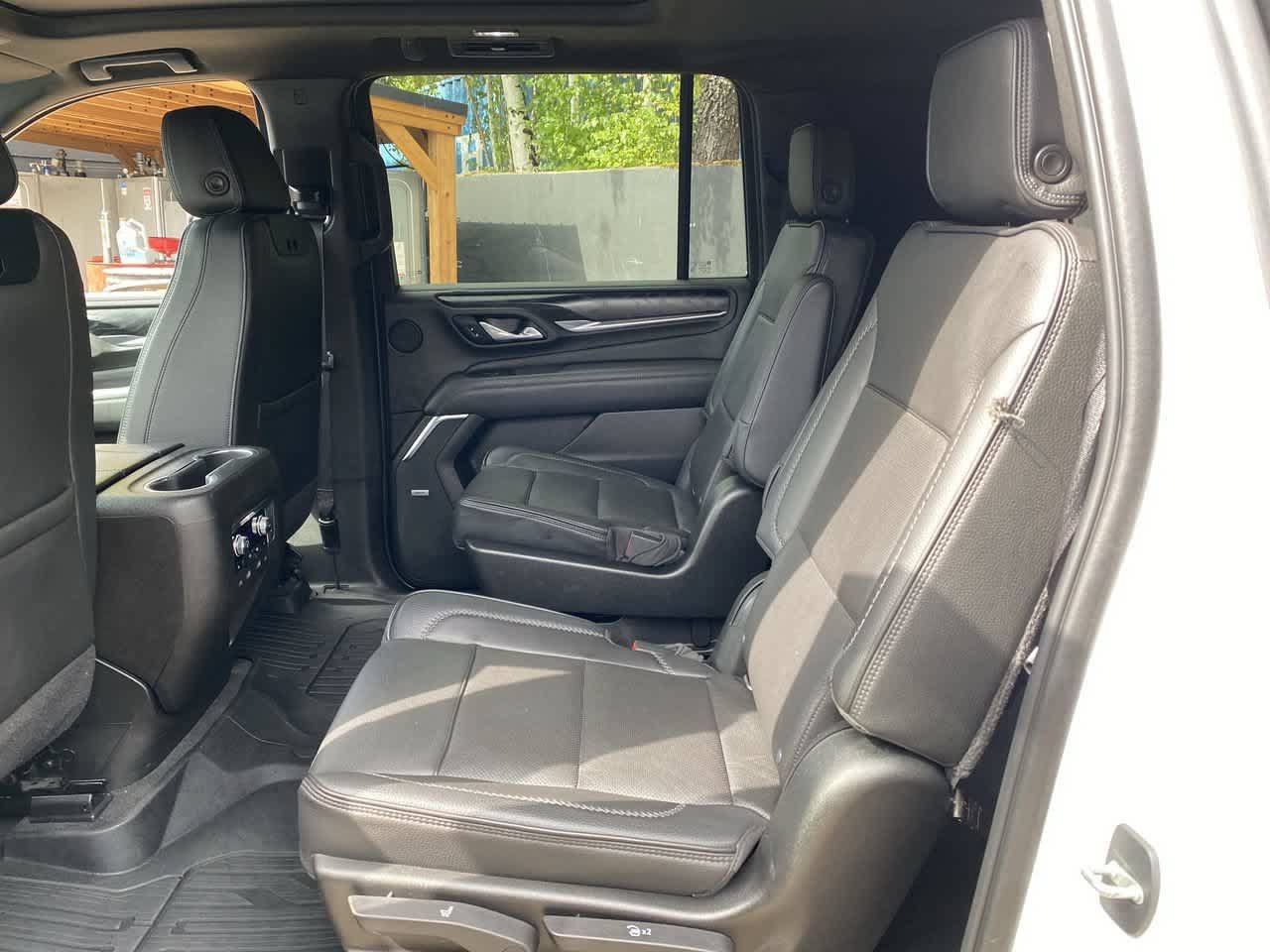 Used 2021 GMC Yukon XL Denali w/ Denali Ultimate Package AWD/4WD image 16