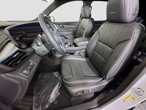 Used 2025 Buick Enclave Avenir w/ Super Cruise Package FWD image 21