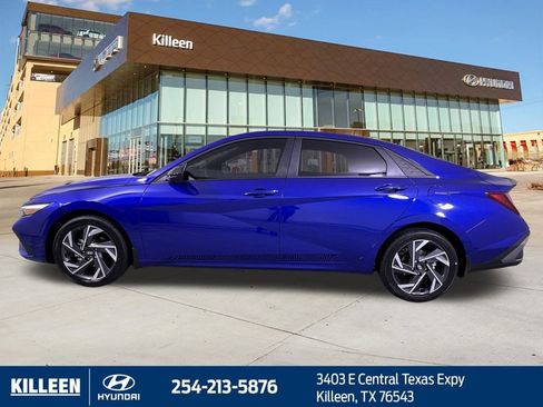 Used 2025 Hyundai Elantra Sport image 5
