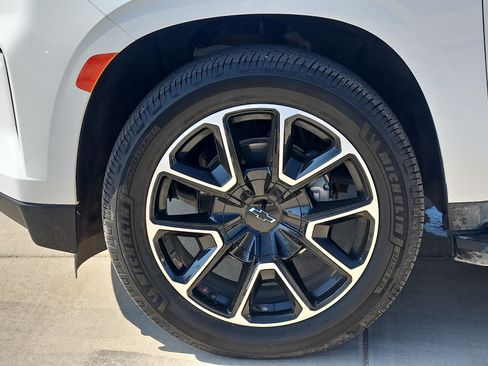Used 2023 Chevrolet Tahoe RST w/ Luxury Package AWD/4WD image 9