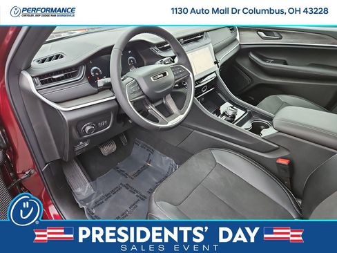 New 2026 Jeep Grand Cherokee Altitude image 18