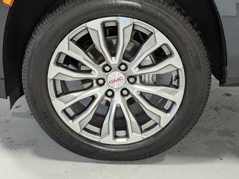 Certified 2022 GMC Yukon Denali w/ Max Trailering Package AWD/4WD image 3