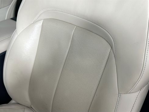 Used 2023 Jeep Grand Cherokee L Limited w/ Luxury Tech Group II RWD image 19