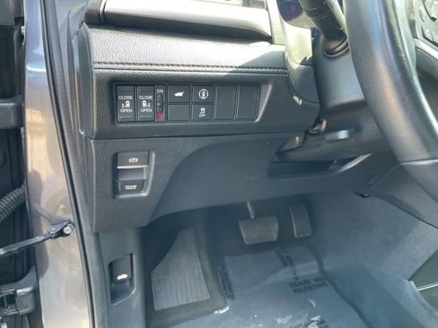 Used 2024 Honda Odyssey EX-L image 9