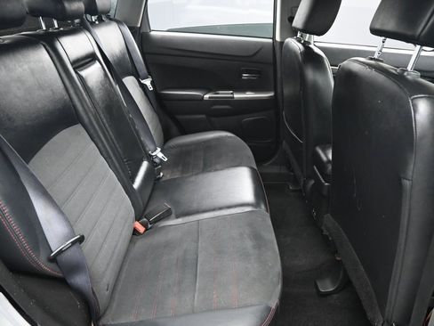 Used 2023 Mitsubishi Outlander Sport SE image 31