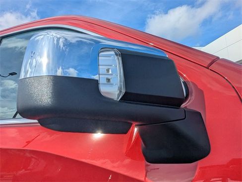 New 2026 GMC Sierra 1500 SLT image 12