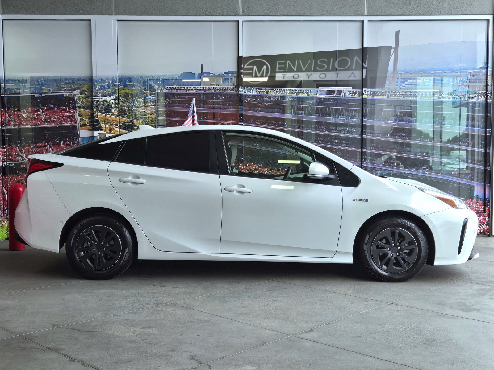 Used 2021 Toyota Prius LE w/ Carpet Mat Package (TMS) FWD image 4