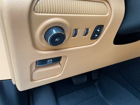 Certified 2025 Jeep Grand Wagoneer Series III AWD/4WD image 31