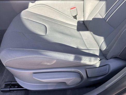 Used 2024 Hyundai Elantra SEL image 16