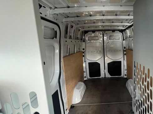 Used 2020 Mercedes-Benz Sprinter 2500 image 27