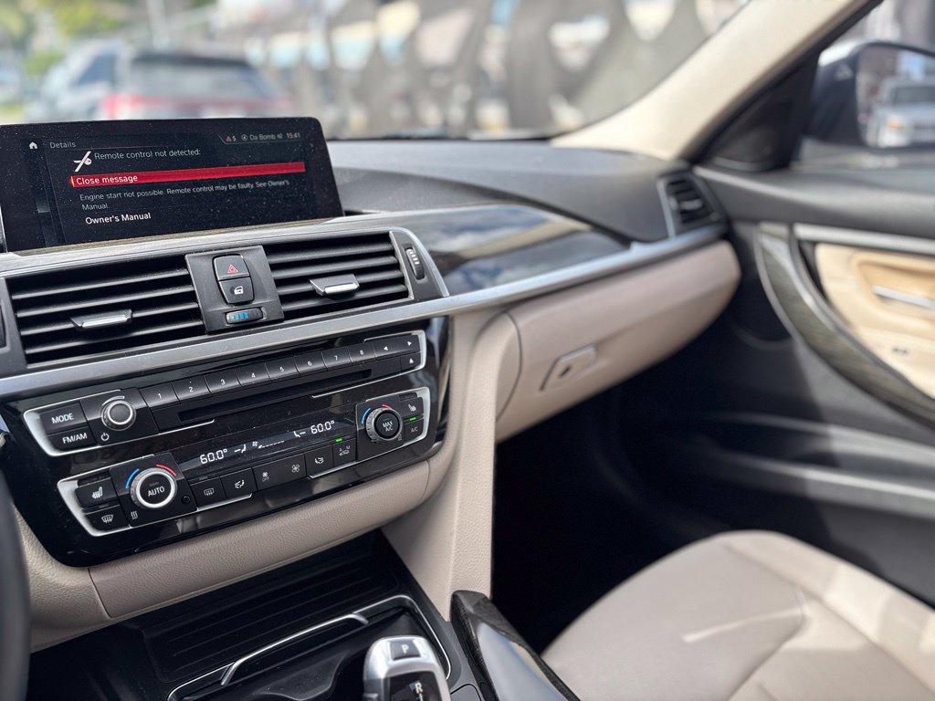 Used 2018 BMW 320i Sedan RWD image 18