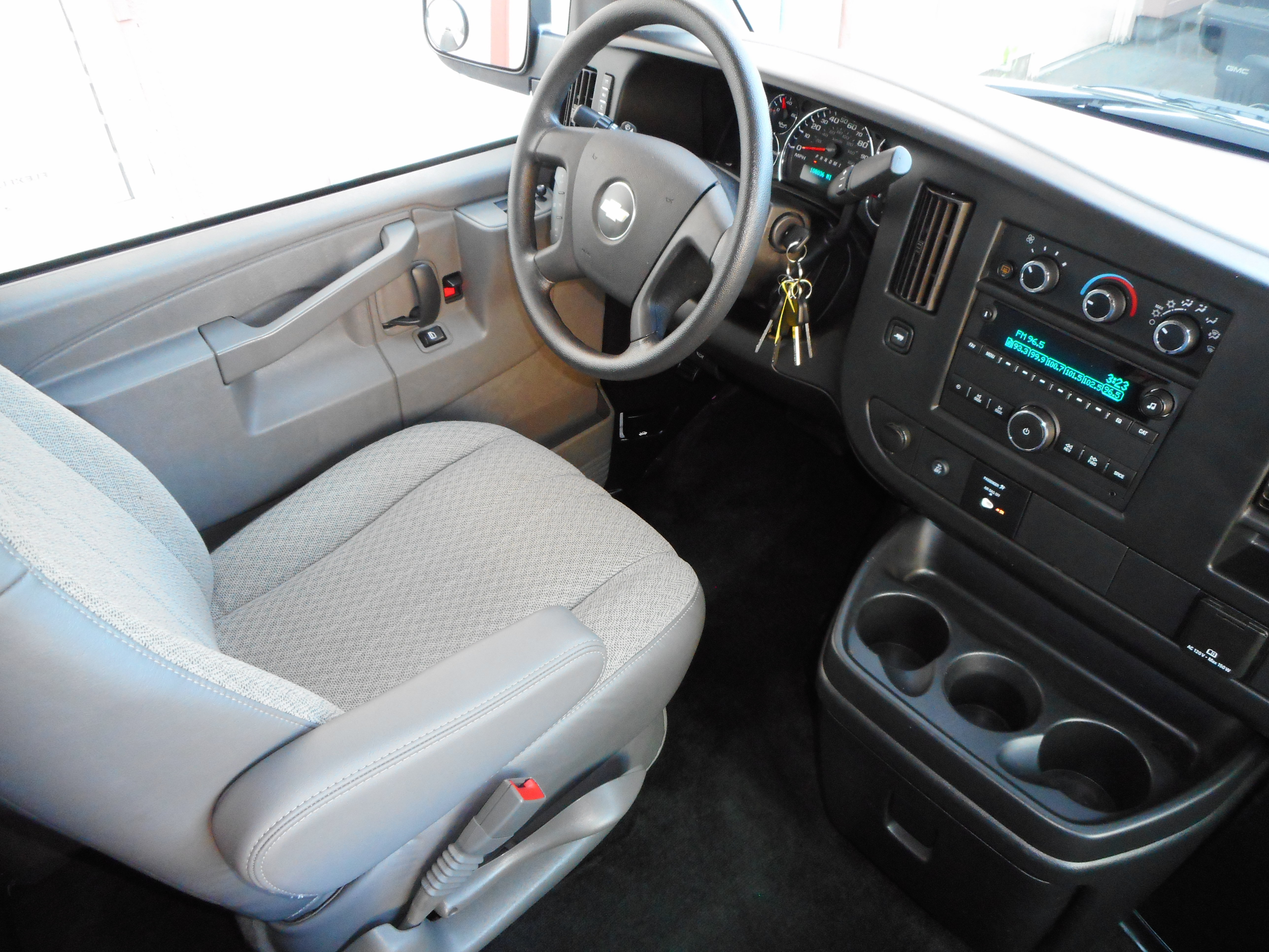 Used 2017 Chevrolet Express 3500 LT w/ LT Preferred Equipment Group RWD image 27