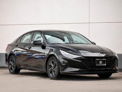 Used 2022 Hyundai Elantra SEL w/ Preferred Accessory Package