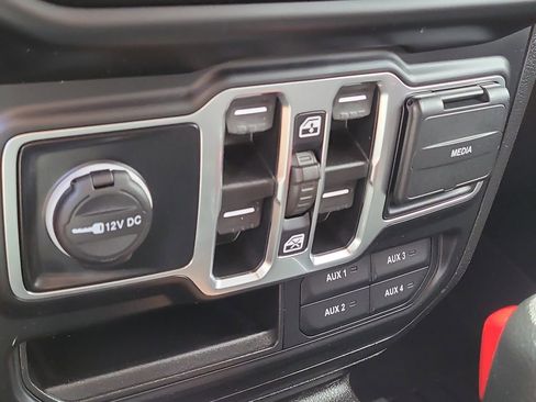 Used 2023 Jeep Wrangler Sport S image 22