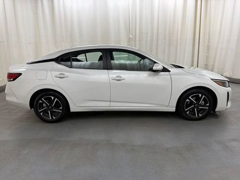 Used 2024 Nissan Sentra SV FWD image 7