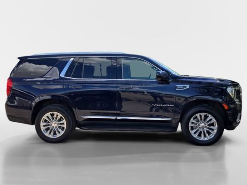 Used 2024 GMC Yukon SLT AWD/4WD image 6