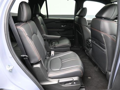 Certified 2024 Honda Pilot TrailSport image 26