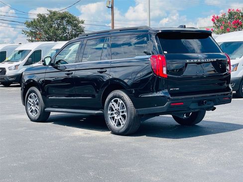 Certified 2025 Ford Expedition Active RWD image 5