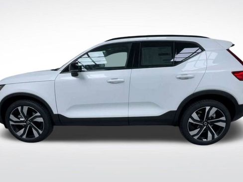 New 2026 Volvo XC40 B5 Ultra w/ Protection Package Premier image 21