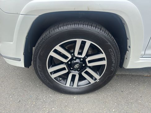 Used 2019 Toyota 4Runner Limited AWD/4WD image 23