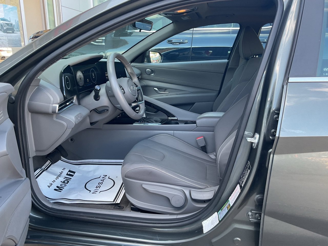 Used 2025 Hyundai Elantra SEL FWD image 7