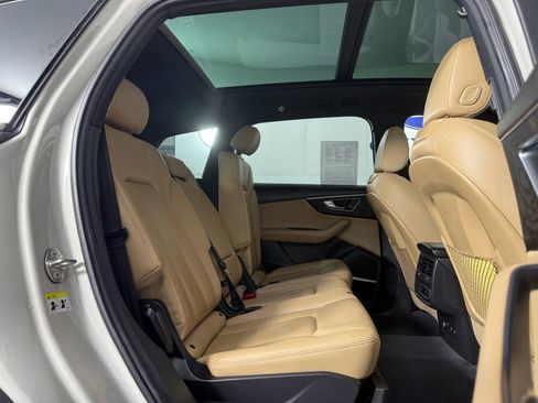 Used 2022 Audi Q7 Premium Plus image 16