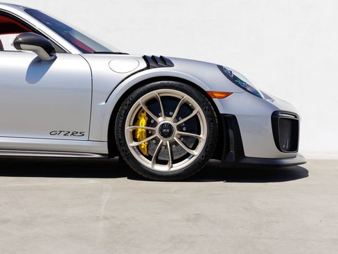 Certified 2019 Porsche 911 GT2 RS RWD image 11