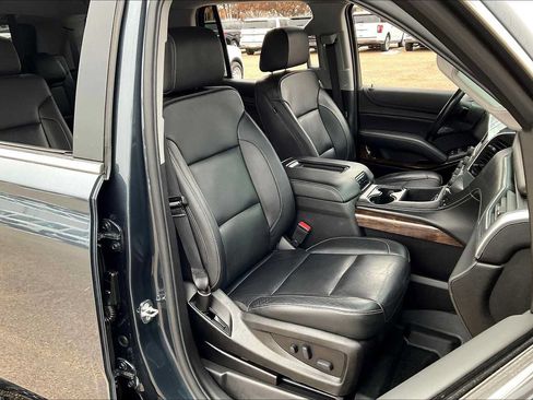 Used 2019 Chevrolet Tahoe LT w/ Luxury Package AWD/4WD image 9