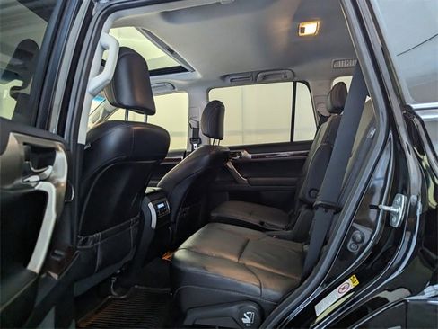 Used 2017 Lexus GX 460 Luxury image 7