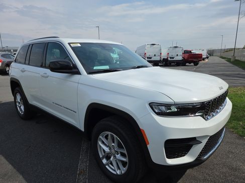 New 2026 Jeep Grand Cherokee Laredo X AWD/4WD image 17
