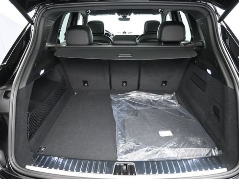 Certified 2025 Porsche Cayenne AWD/4WD image 27