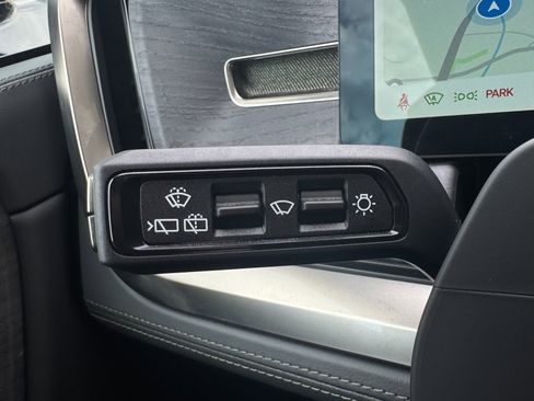 Used 2024 Rivian R1S Launch Edition image 65