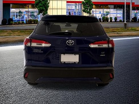 Used 2022 Toyota Corolla Cross LE AWD/4WD image 5