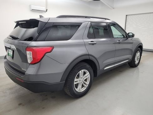 Used 2021 Ford Explorer XLT w/ Equipment Group 202A AWD/4WD image 10