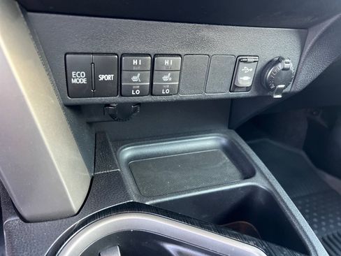 Used 2017 Toyota RAV4 Limited AWD/4WD image 35