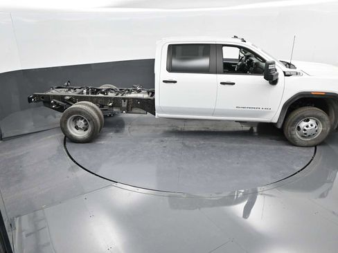 New 2025 GMC Sierra 3500 Pro w/ Convenience Package image 33
