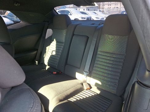 Used 2013 Dodge Challenger R/T w/ Blacktop Pkg image 10