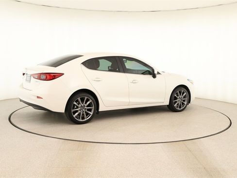 Used 2018 MAZDA MAZDA3 Touring image 7