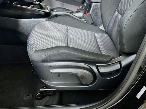 Used 2025 Kia Soul LX FWD image 19