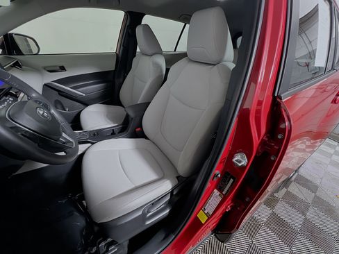 Used 2024 Toyota Corolla Cross LE image 15
