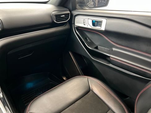 Used 2022 Ford Explorer ST-Line w/ Class IV Trailer Tow Package image 11