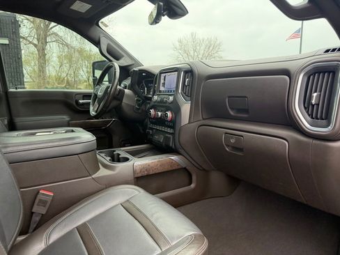 Used 2022 GMC Sierra 2500 Denali w/ Denali Black Diamond Edition AWD/4WD image 29