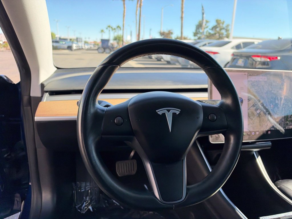 Used 2018 Tesla Model 3 Mid Range RWD image 12