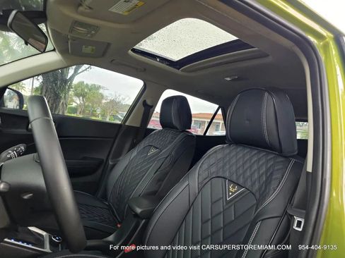 Used 2022 Hyundai Venue SEL FWD image 26