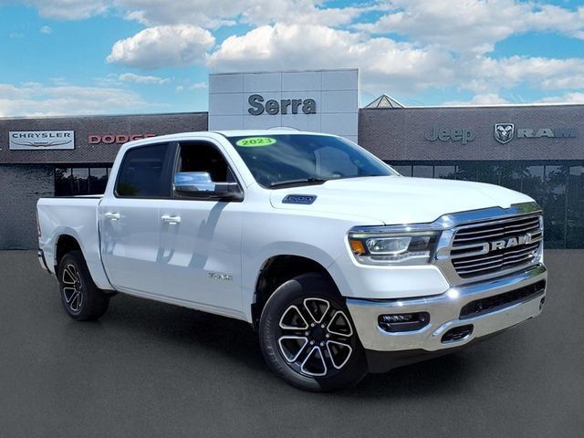 Used 2023 RAM 1500 Laramie AWD/4WD image 1